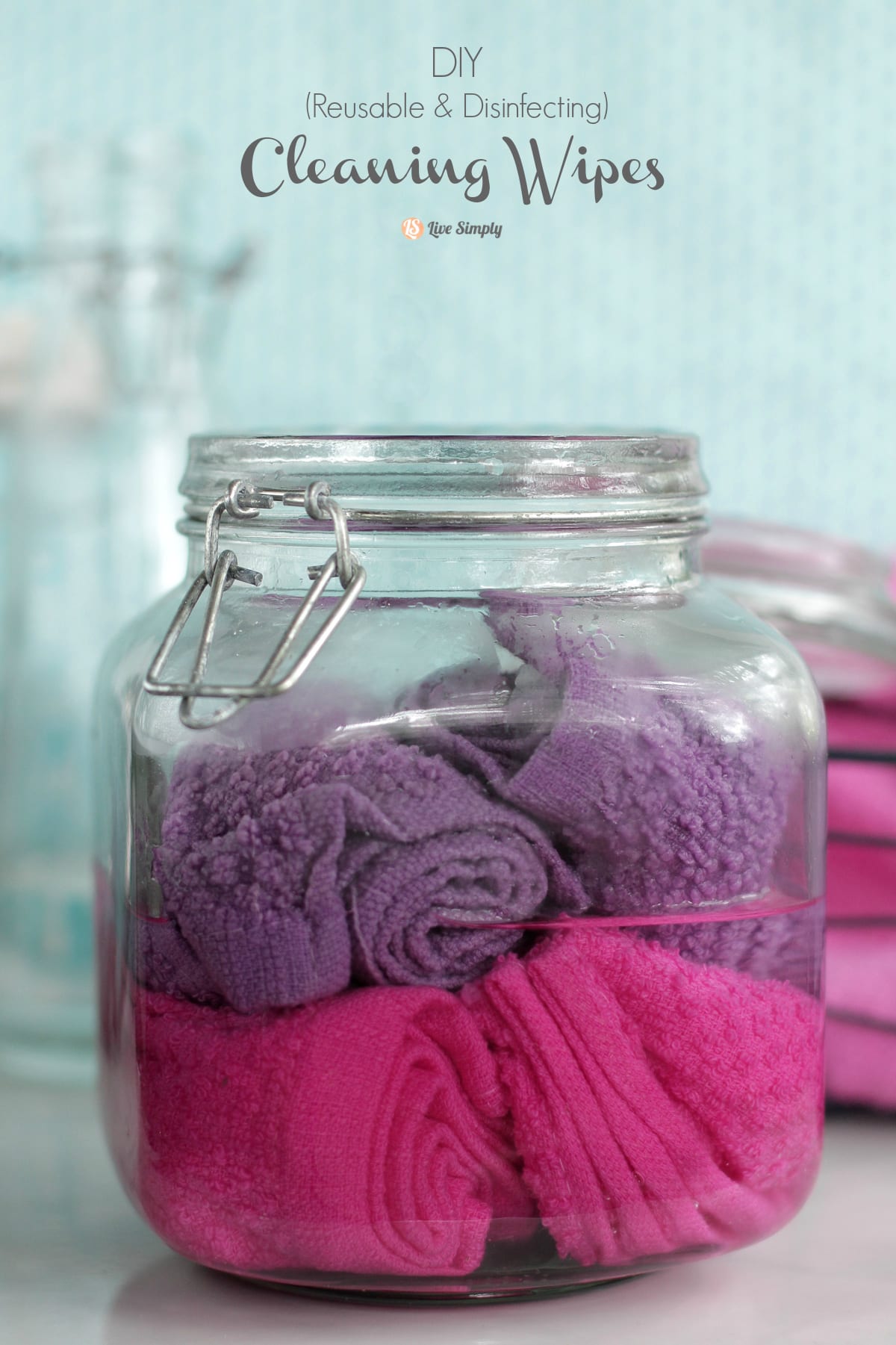 DIY Cleaning Wipes (Reusable & Disinfecting)